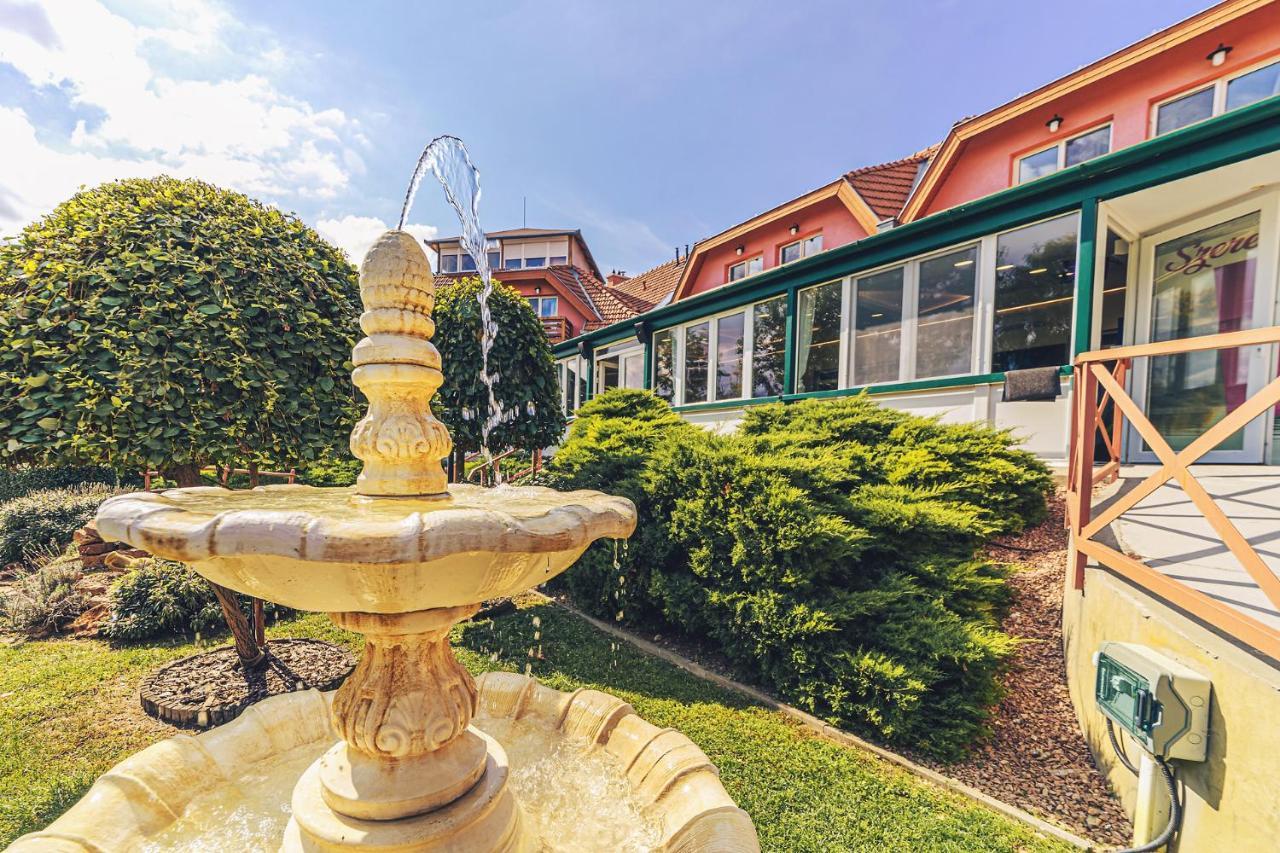 Martoni & Restaurant Szigetszentmarton